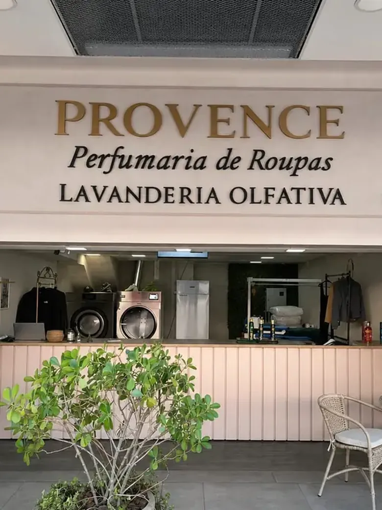 Fachada da Provence Lavanderia Olfativa no Shopping Flamingo